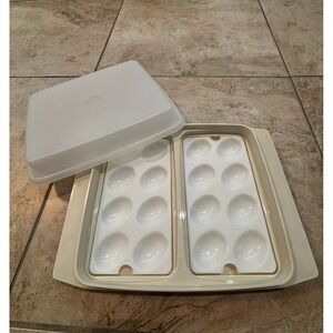 Tupperware Deviled Egg Carrier Keeper Holder Almond 723-3 Vintage 4 Piece Set